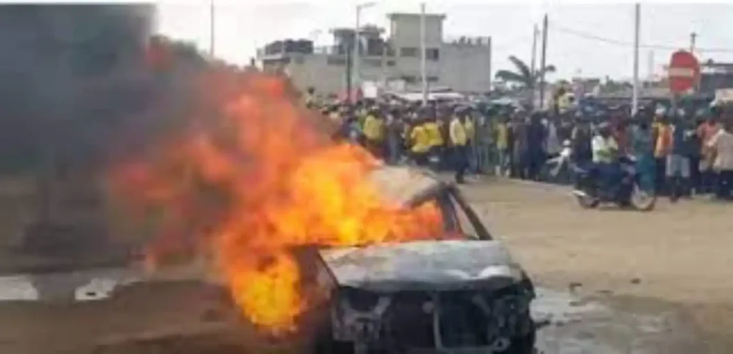 un vÃ©hicule en feu